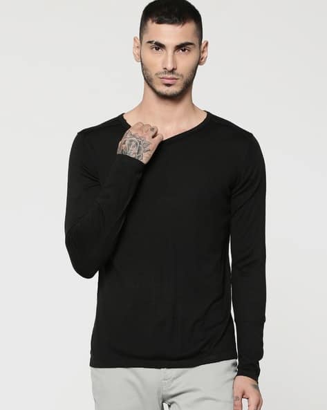 V-neck T-shirt with Vented Hem