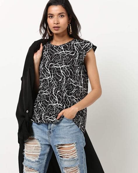Printed Top with Ruffled Sleeves