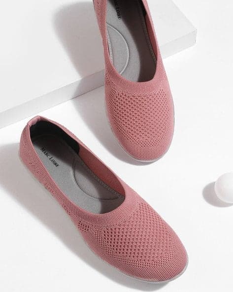 Knitted Flat Shoes with Contrast Sole